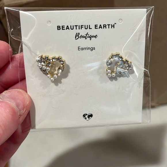 Crystal Heart Earrings - Gold /NWOT - Picture 7 of 8